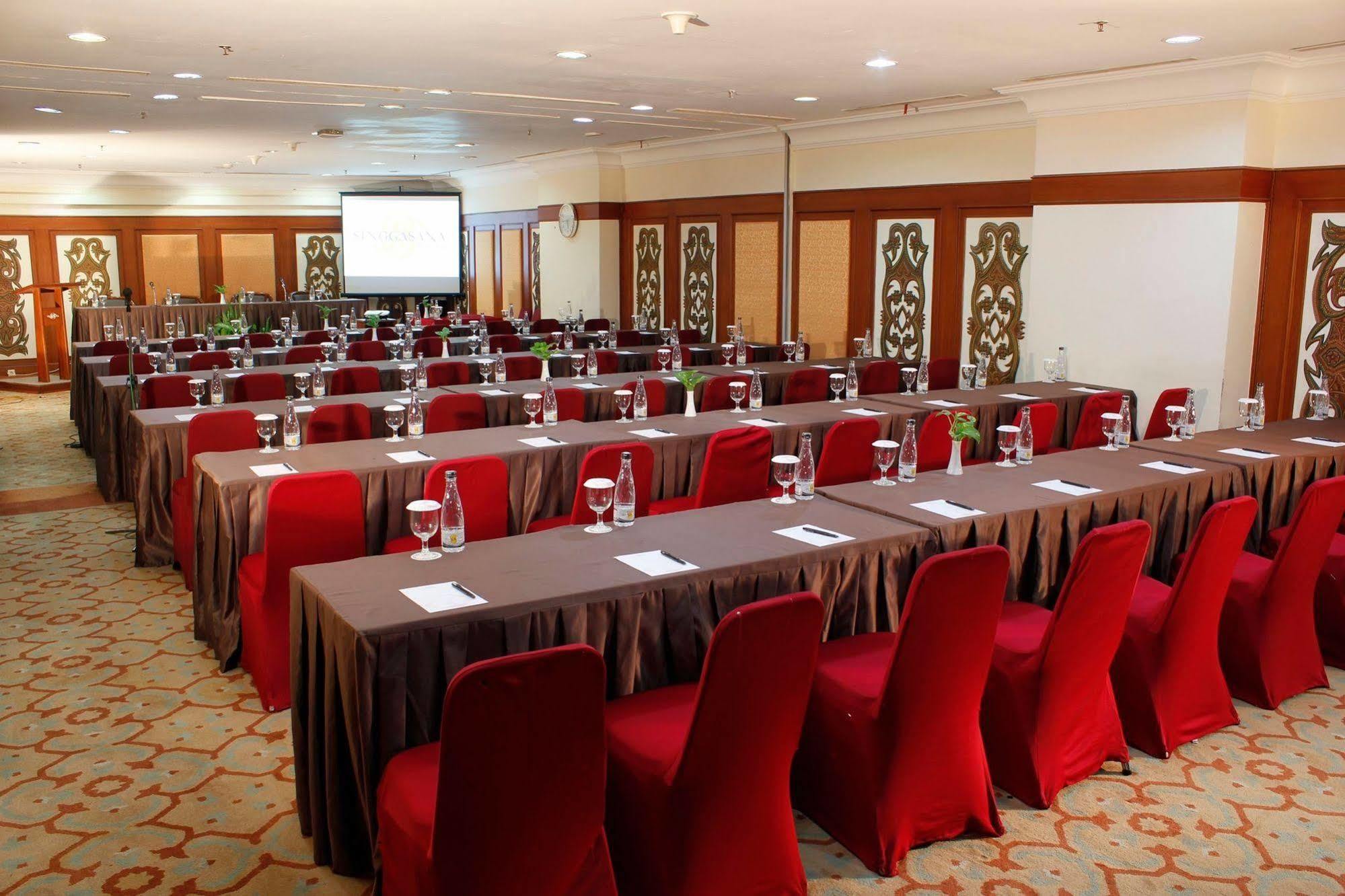 Singgasana Hotel Makassar Eksteriør billede