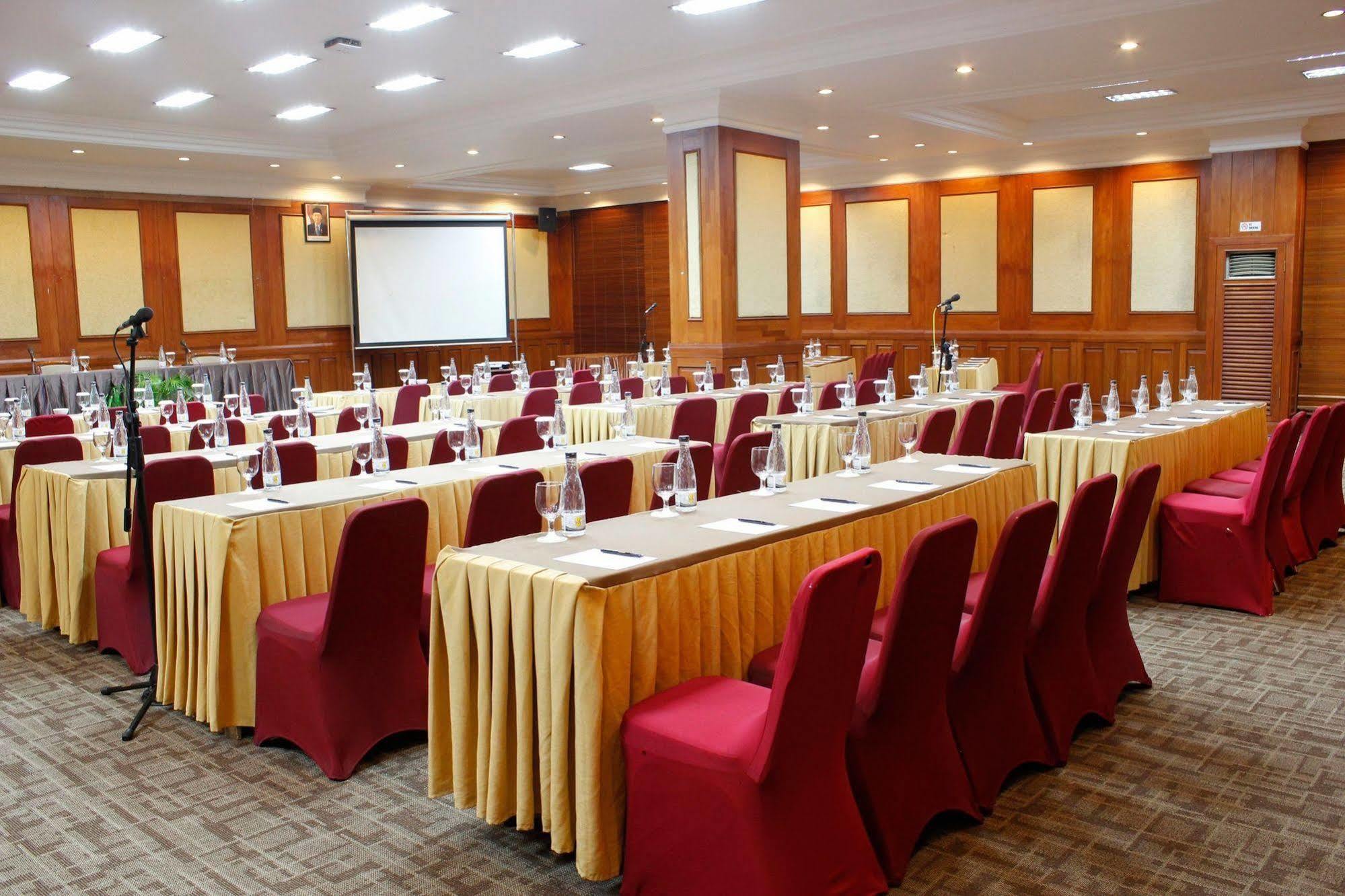 Singgasana Hotel Makassar Eksteriør billede