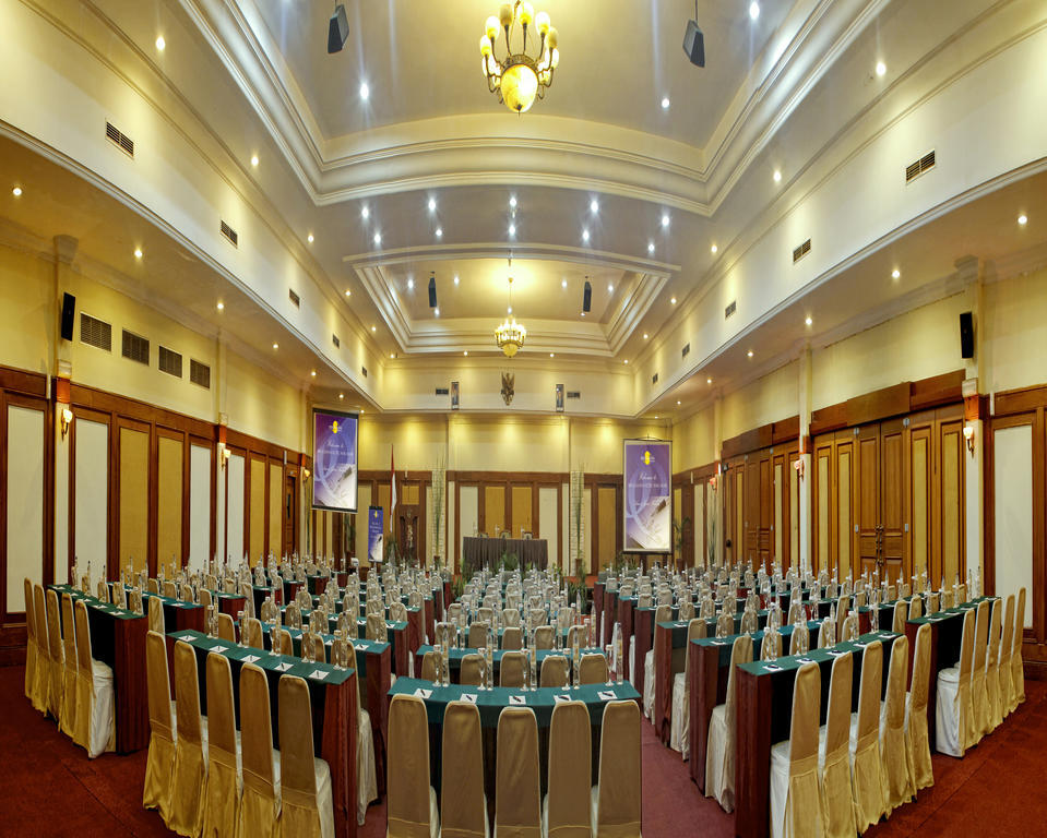 Singgasana Hotel Makassar Eksteriør billede