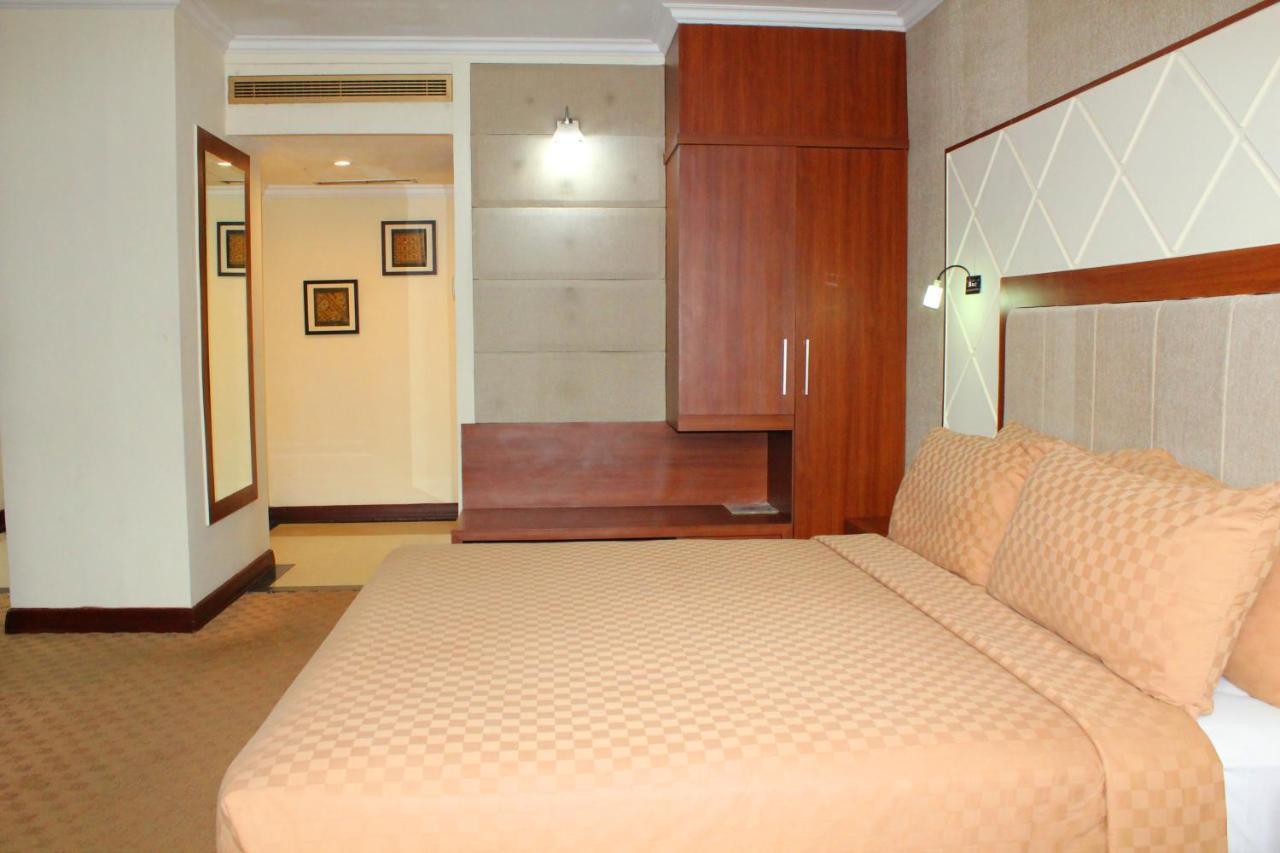Singgasana Hotel Makassar Eksteriør billede
